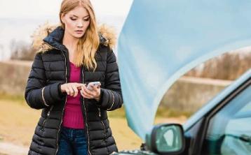 Puncture on the roadside? How to stay safe