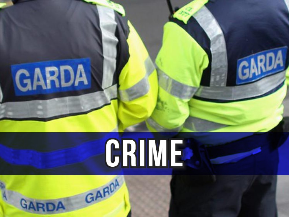 Cash and mobile phone stolen from car in Offaly