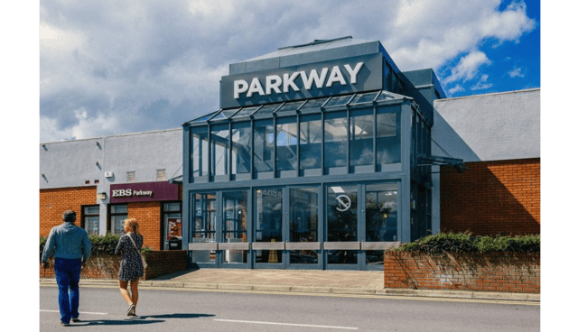 The well-known Irish book store and chain of coffeehouses will open soon in Parkway Shopping Centre
