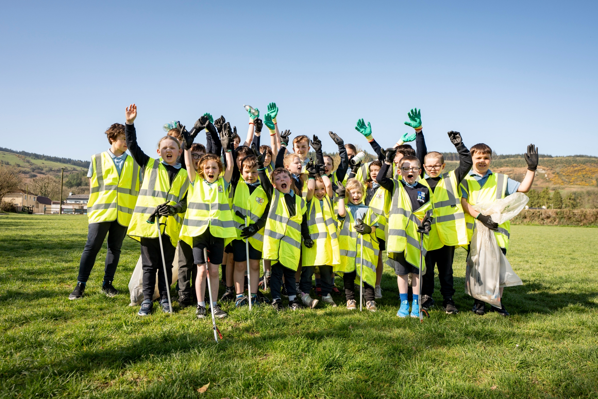 Pupils from Scoil Naomh Íde Ashford were hard at work, doing their bit to keep Limerick clean and tidy as Team Limerick Clean-Up kicked off in schools this week | PICTURE: Don Moloney