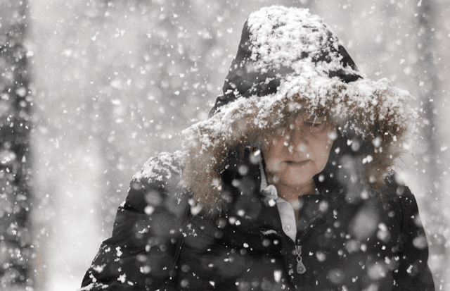 White Christmas latest: Ireland in grips of Christmas snow 'battleground' amid weather u-turn