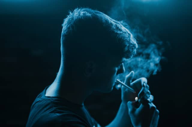Approval goes ahead to ban sale of tobacco to under 21s
