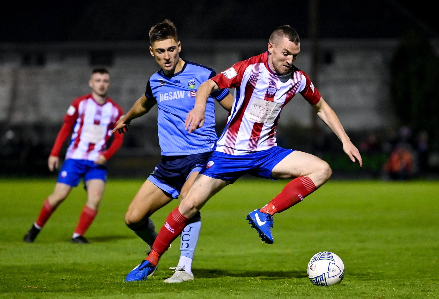 Mark Walsh, of Treaty United, in action against Dylan Duffy, of UCD, during the Extra.ie FAI Cup quarter-final