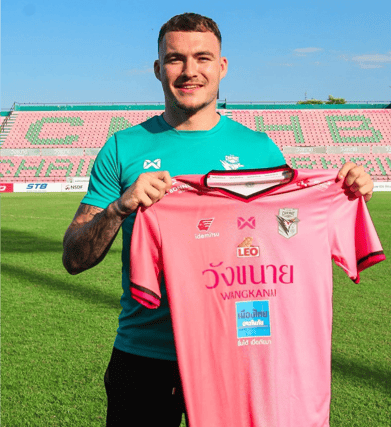 Clyde O'Connell when he signed for Thai D2 side Chainat Hornbill last month
