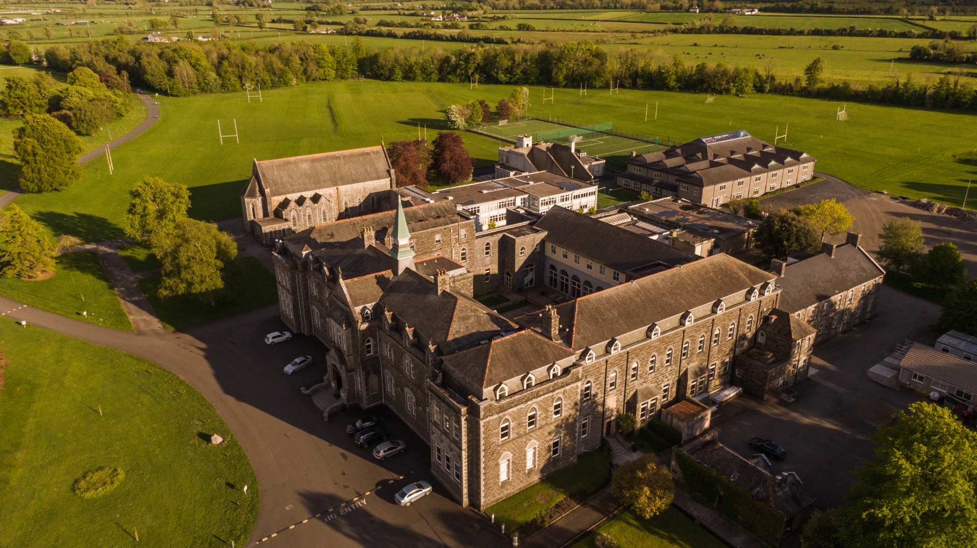 Those students interested in boarding can avail of the overnight experience and immerse themselves in the life of a boarder at Cistercian College