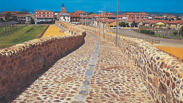 An old medieval bridge in Hospital de Órbigo | PICTURE: iStock