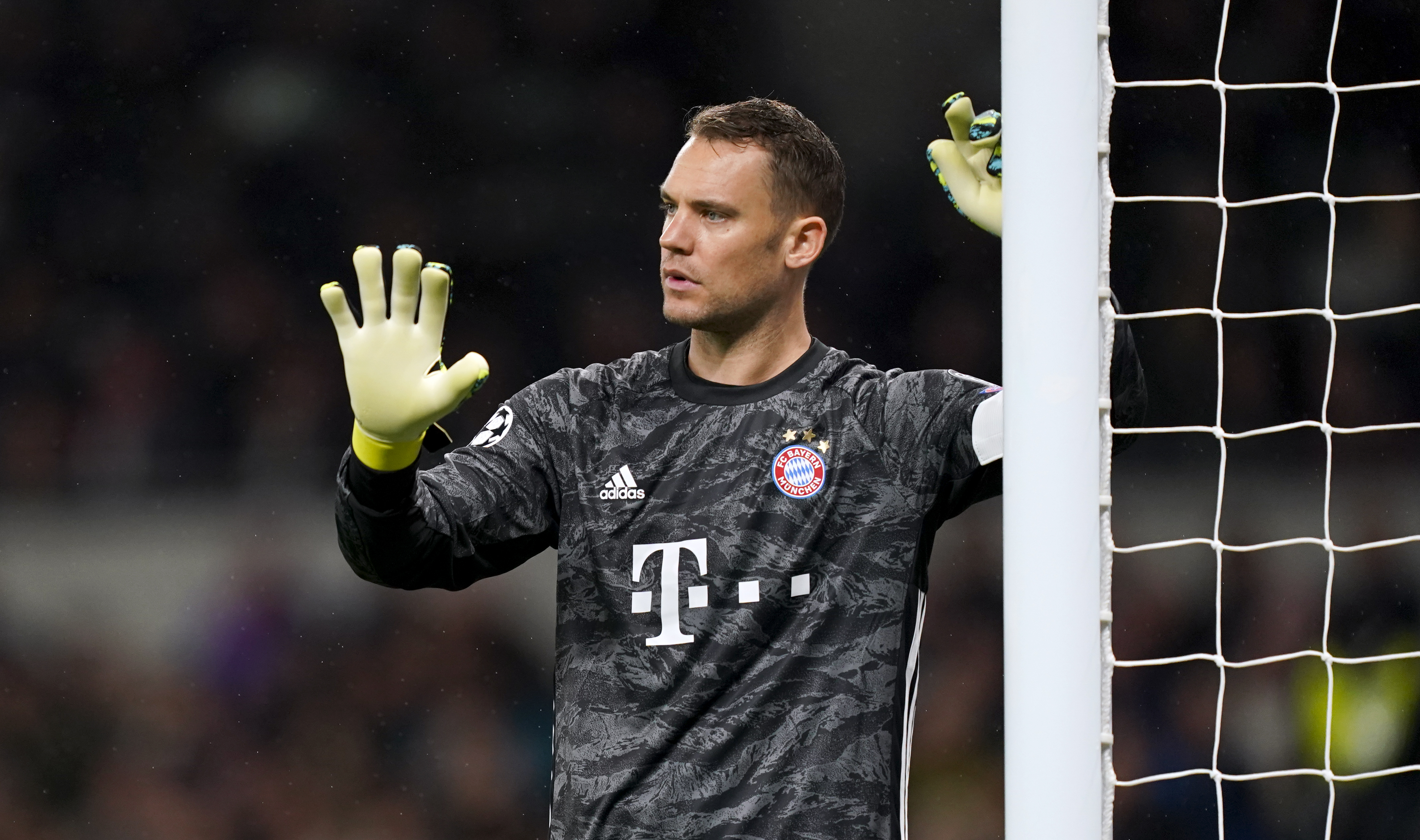 Manuel Neuer back in Bayern Munich training