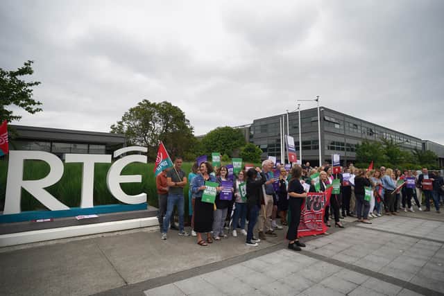 The Grant Thornton report says that an exit fee for Mr Tubridy under his previous contract was foregone and a commercial arrangement was agreed.