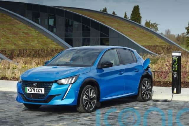 Peugeot e-208