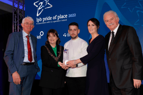 Pride of Place Chairman Tom Dowling, Dublin Lord Mayor Caroline Conroy, youth workers at the West End Youth Centre, Evan O’Grady and Melissa Keanes with RTE’s Marty Whelan