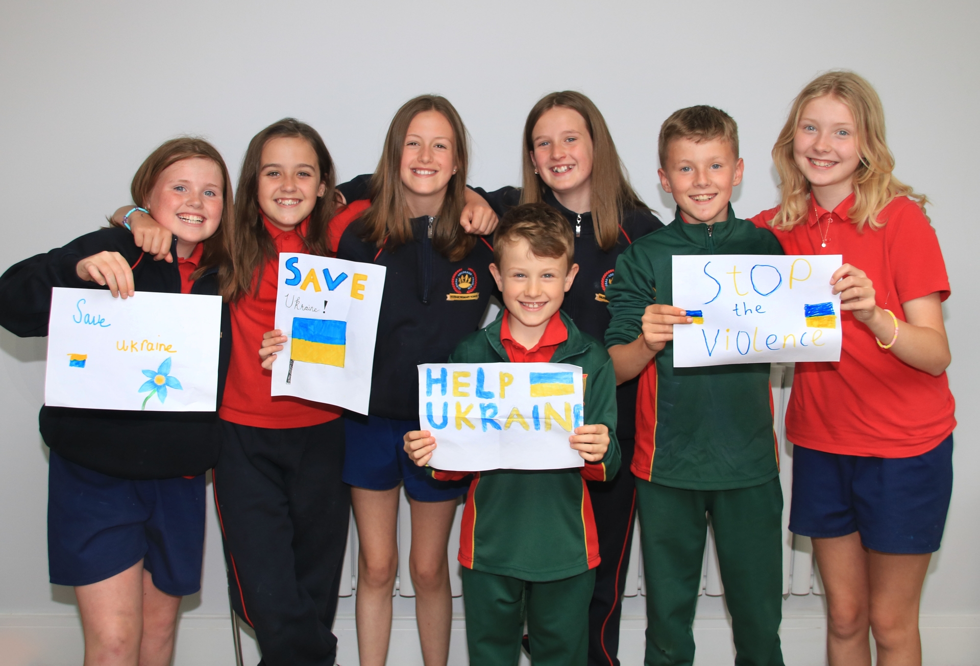 Caoimhe Hartney, Kate Cronin, Rachel Maher, Caoimhe O'Farrell, Harry O'Sullivan, James Maher and Louise O'Sullivan (missing from photo Madison Rountree) with their Bracelets | PICTURES: Adrian Butler