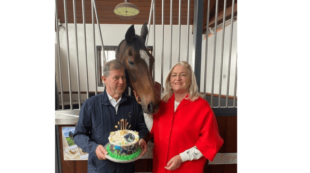 JP and Noreen McManus with a cake for the birthday boy, Istabraq