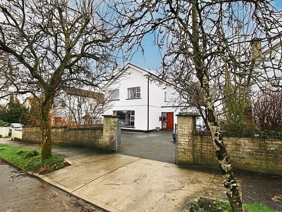 This home at Stradbally North is in walking distance of Castleconnell village and features a greenhouse perfect for an avid gardener