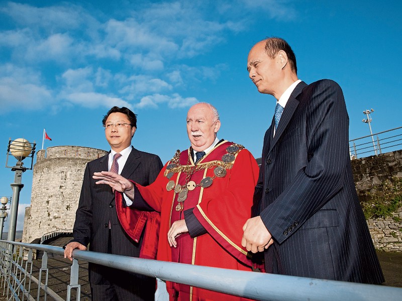 Jim Long,  during his 2011 term as mayor with members of a delegation from  Nanjing, Yang Weize and Lou Linquan