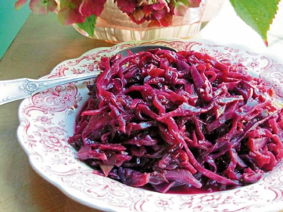 Gingergirl loves to cook sausages with braised red cabbage