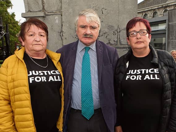 Deputy Willie O'Dea with Majella Sheehan and Caroline Moore, Ballynanty