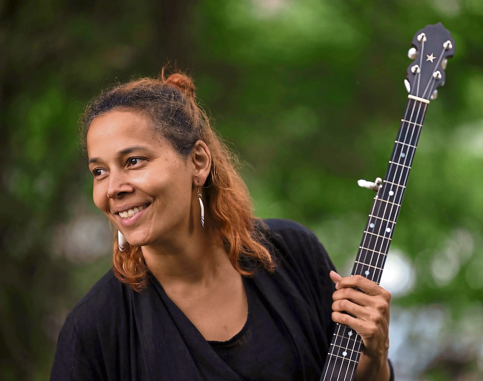 Grammy and Pulitzer Prize-winning artist Rhiannon Giddens will feature in a candlelit performance in St Flannan's Cathedral