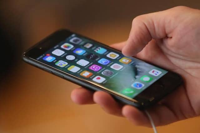 'Speak with older relatives': Limerick gardai issue warning after elderly man targeted in phone scam