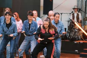 Choreographer Siobhán Ní Dhuinnín is a dance artist based in Cork City with a passion for place-based performance and improvisation