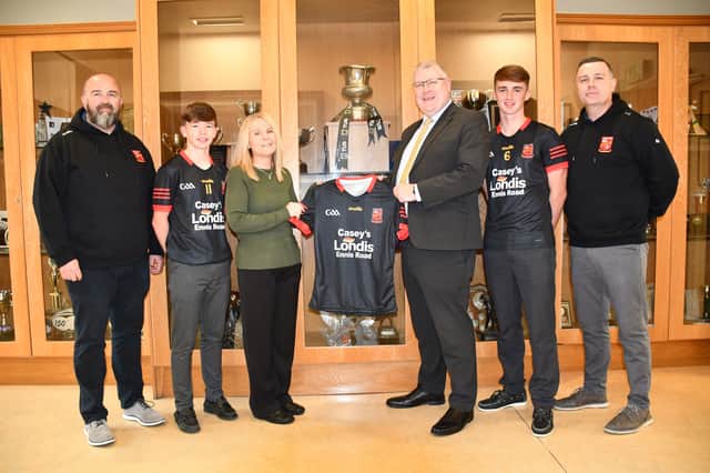 Pictured from left to right, Derek Larkin, Rian Collins, Pauline Madigan (Casey's Retail Group), Tom Prendergast (Principal), Evan Carroll (Dean Ryan Captain), Liam Cronin