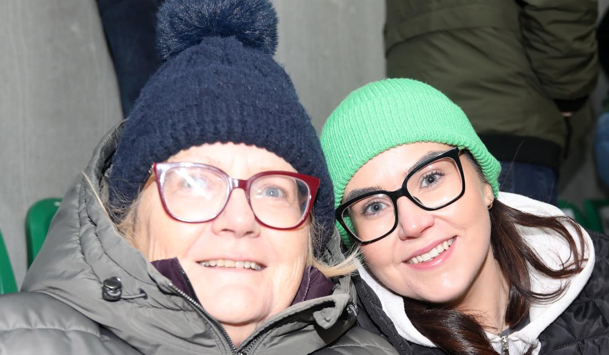 PICTURES Supporters brave elements to watch Glenroe and Na Piarsaigh in PIHC Page 2 of 14
