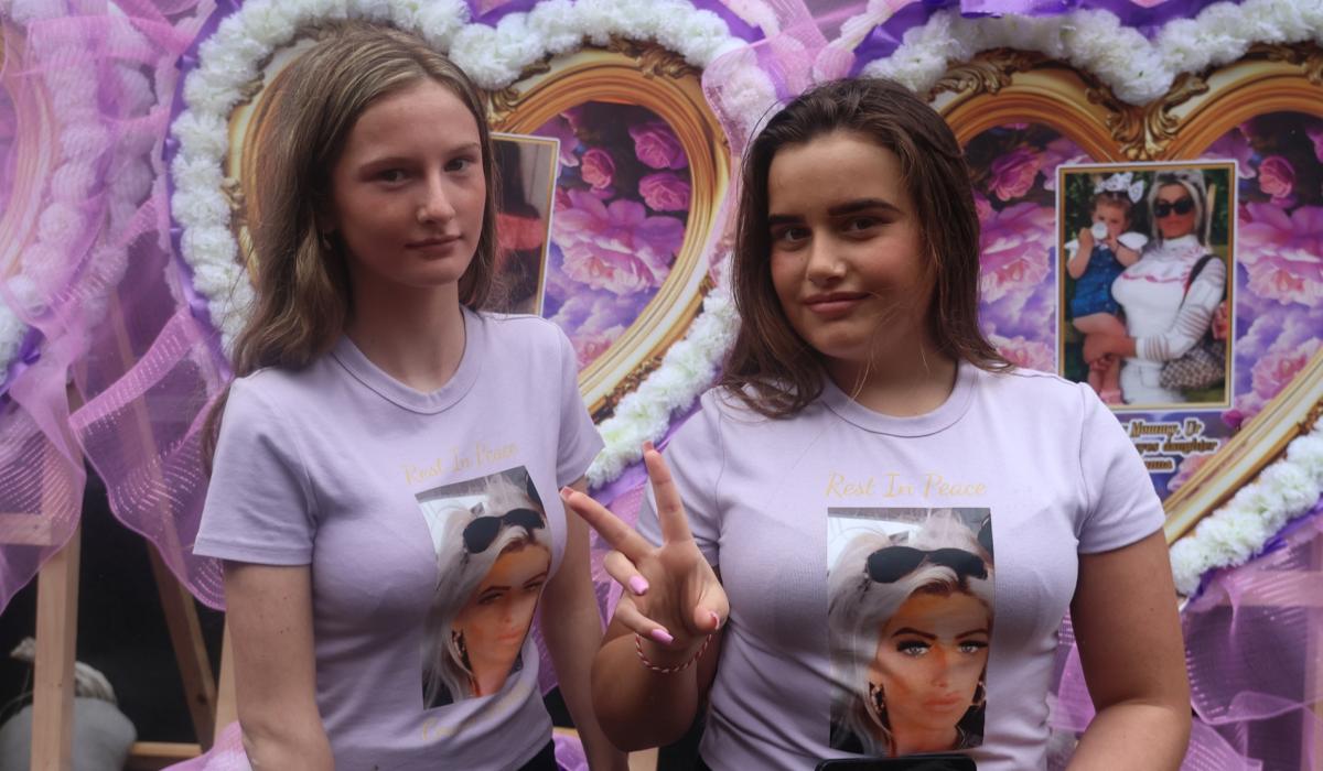 PICTURES:  Poignant T-shirts with photo of Limerick mum Scarlett Faulkner worn at her reposal