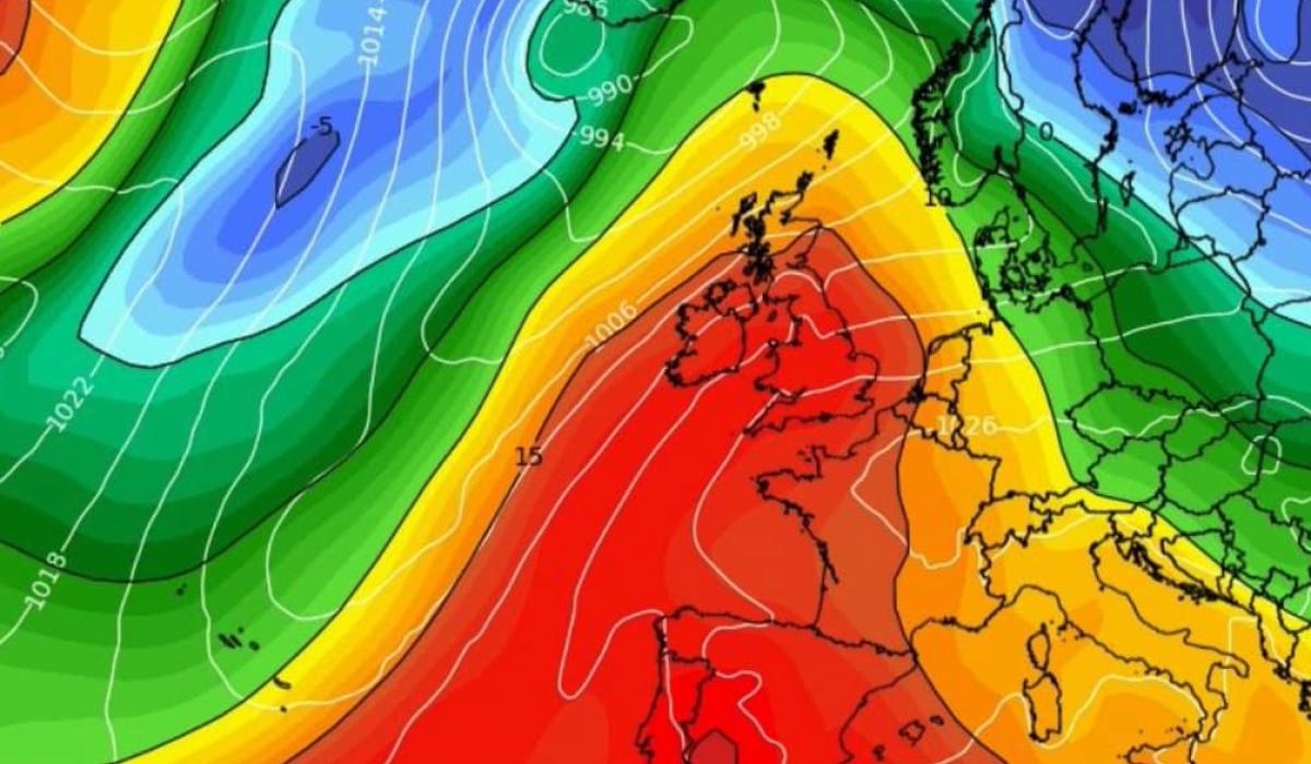 Ireland set for bizarre heat blast with temperatures to reach low 20s