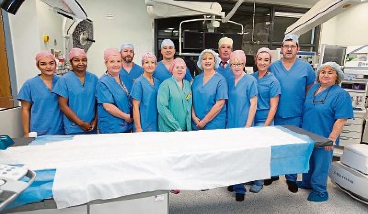 https://www.limerickleader.ie/resizer/1200/700/true/GN4_DAT_10813374.jpg--members_of_the_multidisciplinary_team_at_the_new_hybrid_operating_theatre_at_university_hospital_limerick__picture__liam_burke.jpg