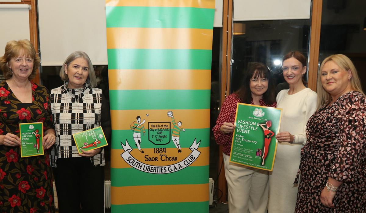 En images : le Limerick FC vêtu de son équipement joyeux lors d'un événement de mode et de style de vie – Page 1 sur 8