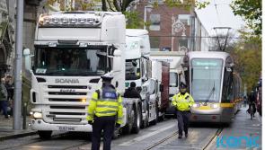 Truckers’ fuel protest blocking up Dublin city is ‘not the way to do business’