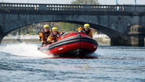 Searches in Limerick city for man seen entering water