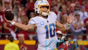 Kansas City Chiefs hold off comeback to defeat Los Angeles Chargers