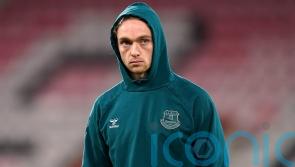 Tom Davies flies home from Everton’s Australia tour due to knee injury