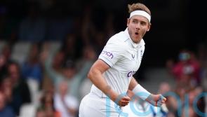 Stuart Broad lifts England as Australia’s patient approach stutters at Kia Oval