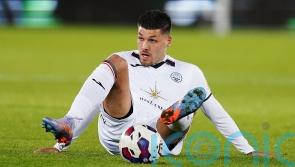 ‘He hasn’t said yes and hasn’t said no’ – Swansea in Joel Piroe contract talks