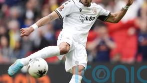 Bromley stun Rochdale with two goals in stoppage time