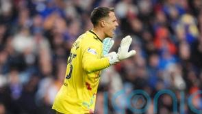 Alexander Schwolow stars as leaders Hearts held at Motherwell