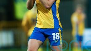 Ten-man Mansfield beaten by Bolton to extend losing run