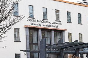 Man travelling to Limerick hospital says commute is 'easier' amid ongoing fuel protests