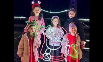 PICTURES: Coolruss Christmas Lights