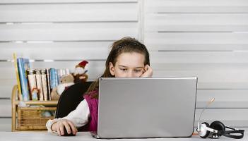 Positive Parenting: Parenting in the digital age - a common sense approach to keeping your children safe