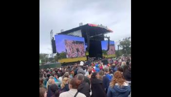 Limerick hurlers sing along to iconic reunion of The Cranberries at Electric Picnic