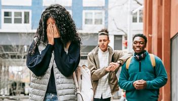 Helping teenagers to handle peer pressure - a guide from Parenting Limerick