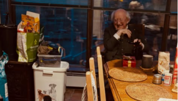 'A man of the people' - Photo of Michael D Higgins goes viral as everyone says the same thing