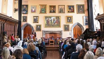 Limerick based artist unveils Edna O’Brien portrait at university