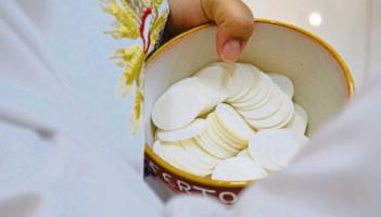 Limerick priest to offer 'drive-thru' communion to parishioners during coronavirus crisis