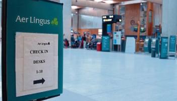 Aer Lingus Shannon staff meet An Taoiseach