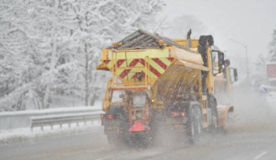 Gritting truck knocks wall outside house while treating Limerick roads for black ice
