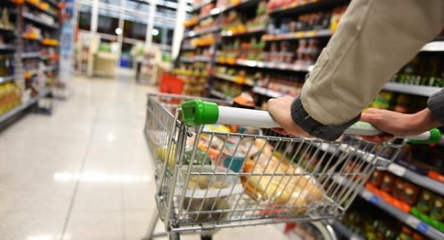 Union welcomes pay increase award to retail workers ...