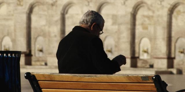 Limerick man, whose sister was murdered, robs 90-year-old victim waiting for bus